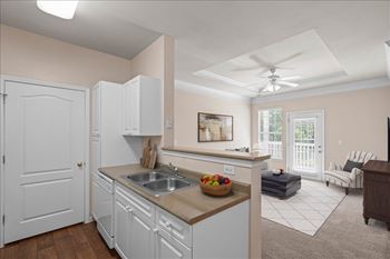 Fully equipped all-electric kitchen with pantry